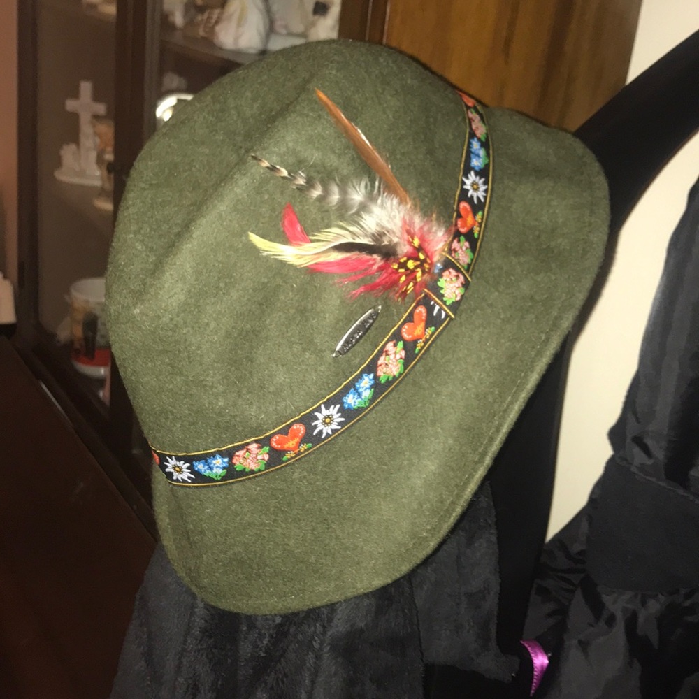Bavarian Hat German Octoberfest Feathers Medium